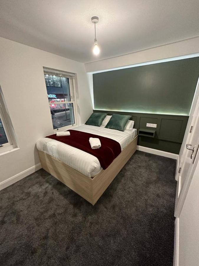 Mary Mullen'S Rooms Eyre Square. 戈尔韦 外观 照片