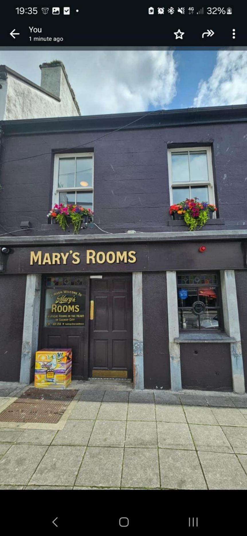 Mary Mullen'S Rooms Eyre Square. 戈尔韦 外观 照片